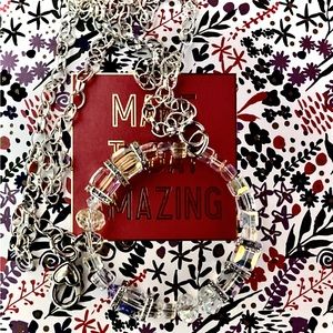 Crystal Bridal Necklace Sparkling WOW!   Beautiful Pendant